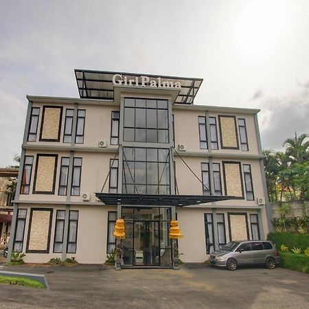 Capital O 90070 Giri Palma Hotel & Villas Malang Exterior photo
